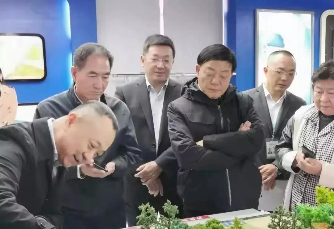 外董2.jpg 外董2.jpg