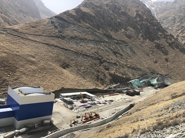 5天堑变通途,“天山”来护航.jpg 5天堑变通途,“天山”来护航.jpg